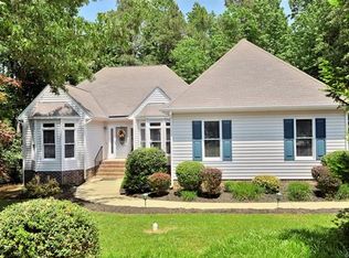 10405 Oakshire Ter, North Chesterfield, VA 23237