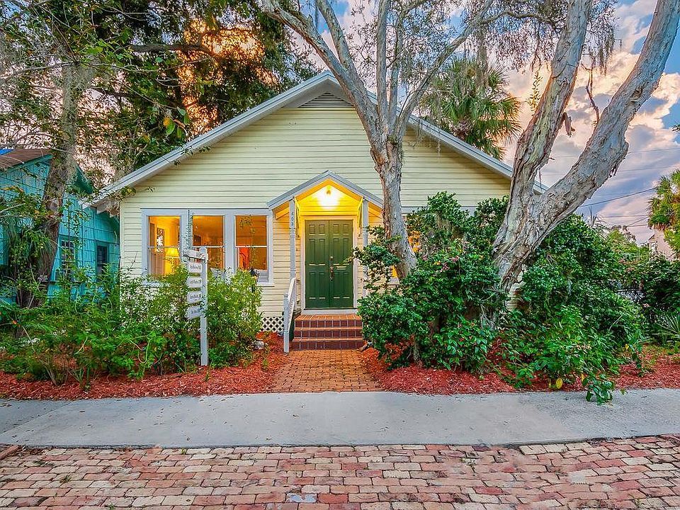 1st image of 405 Julia Pl