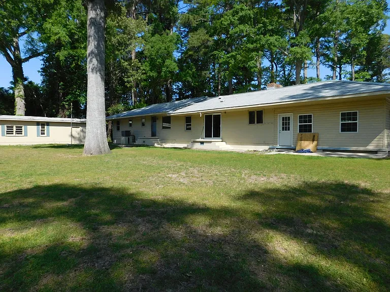 4925 Morton Rd — Photo 7