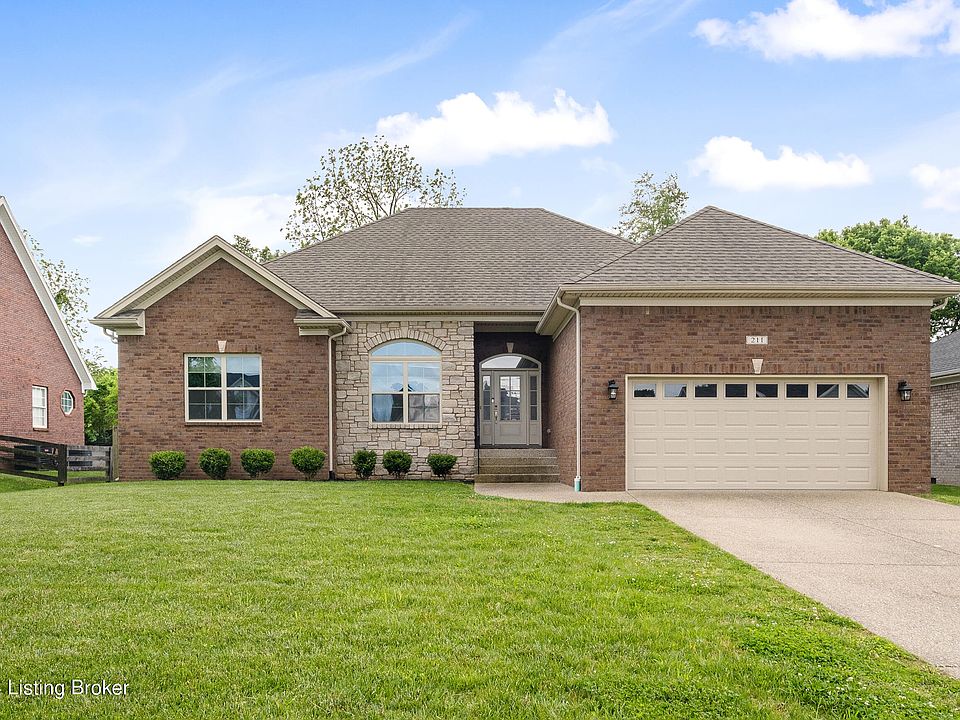 1st image of 211 Fernwood Dr