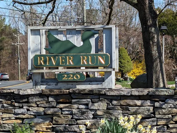 220 Main Street APT 5C, New Hartford, CT 06057