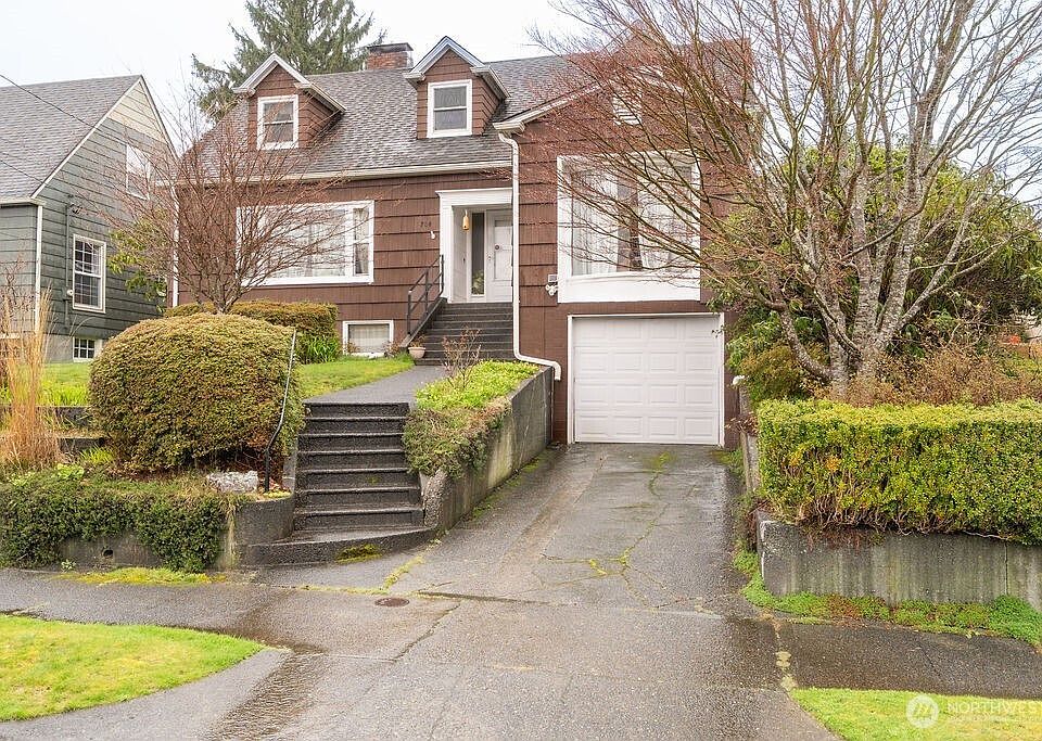 1st image of 704 Essex Avenue