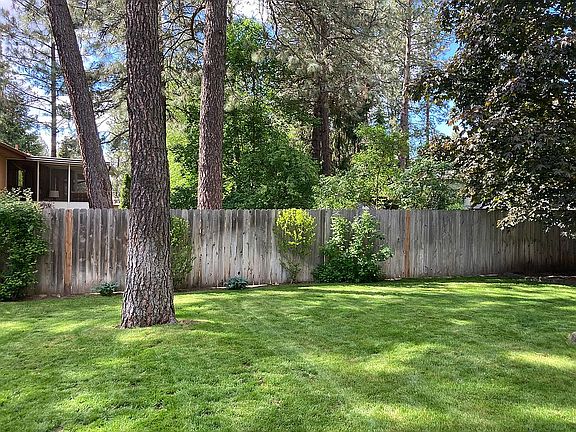 2nd image of 405 E Eaton Ave