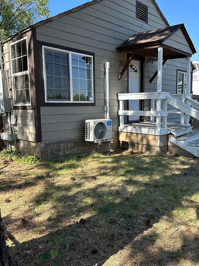 243 Nevada Ave — Photo 1