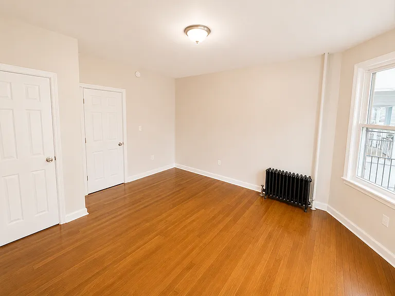454 4th Ave W #1 — Photo 13