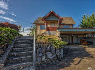 823 Broadway St, Raymond, WA 98577