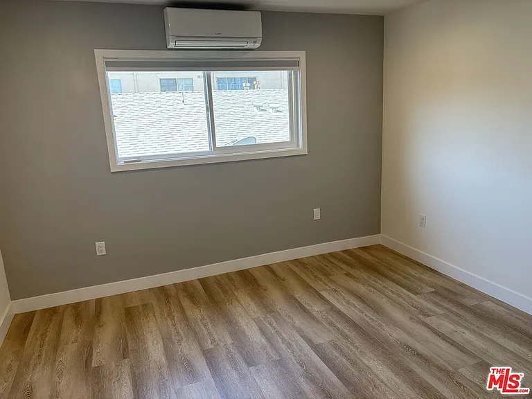 6350 Willoughby Ave #9 — Photo 5