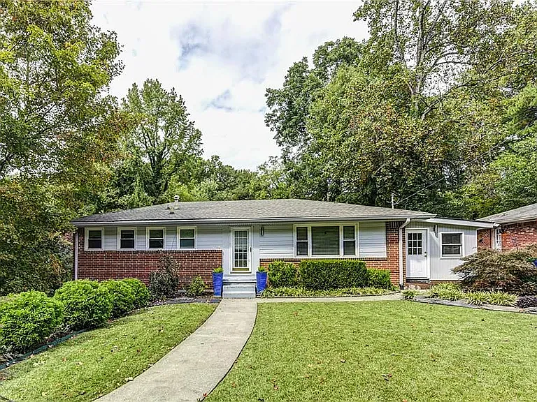 2340 Burch Cir — Photo 1