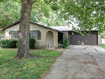 112 S 163rd East Ave, Tulsa, OK, 74108