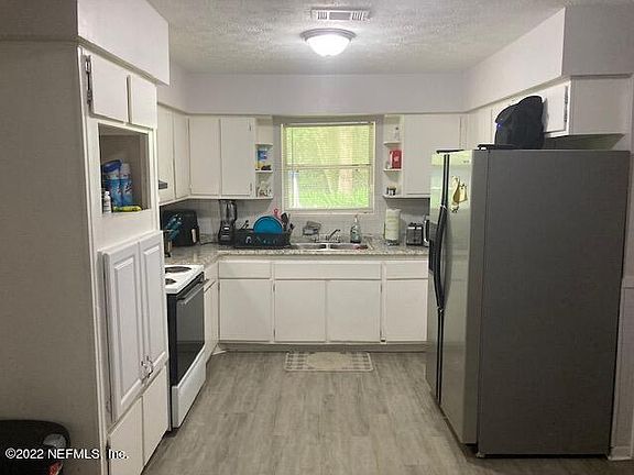 4th image of 1242 Kennard St