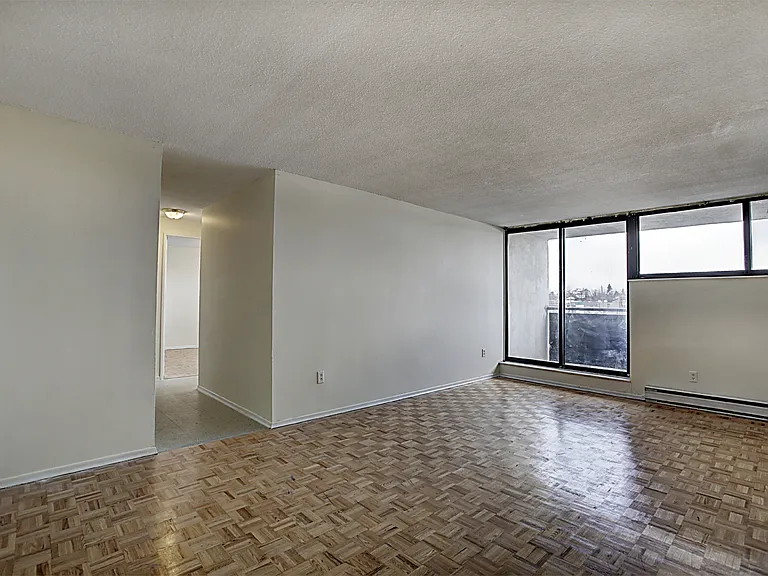 666 King St E — Photo 18