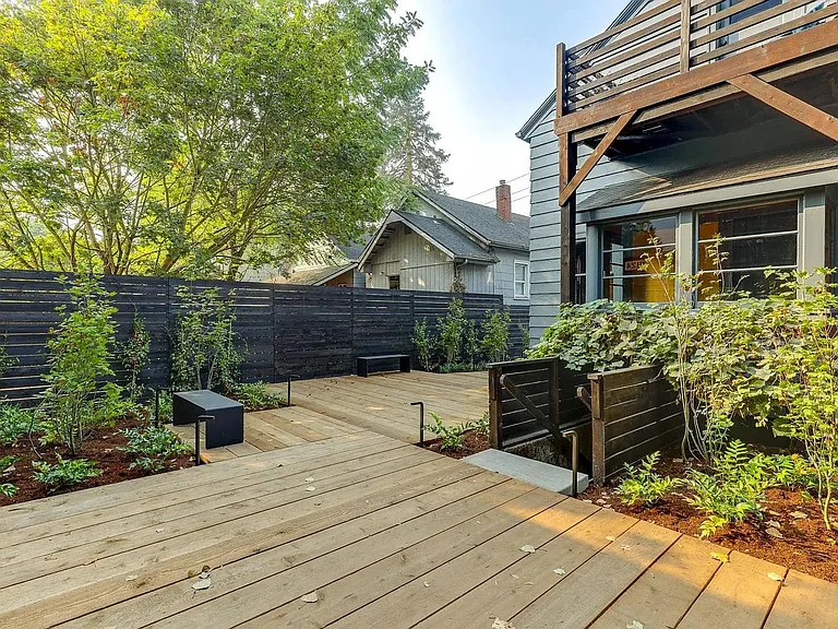 3818 N Vancouver Ave — Photo 4