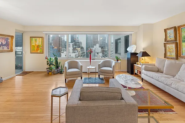 Sold by Sotheby's International Realty | media 8