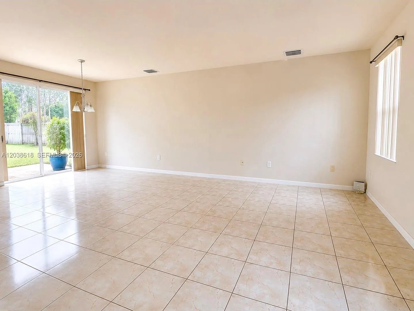 2 bed, 2.5 bath, $2,200 — Photo 2