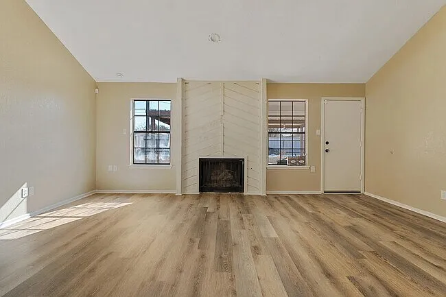 4717 62nd St — Photo 3