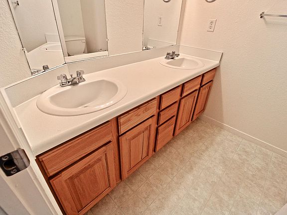 5th image of 1306 W 39th St #B