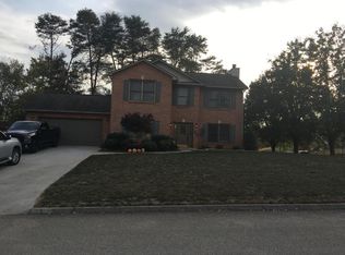 269 Country Walk Dr, Powell, TN 37849