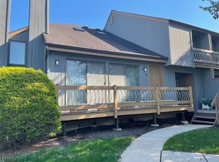 96 Sycamore Ct, Basking Ridge, NJ 07920