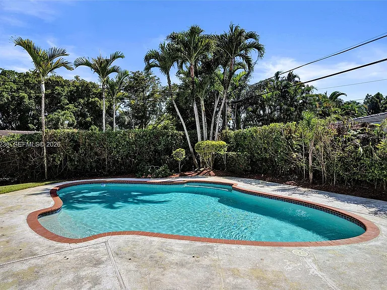 1534 Palancia Ave — Photo 26