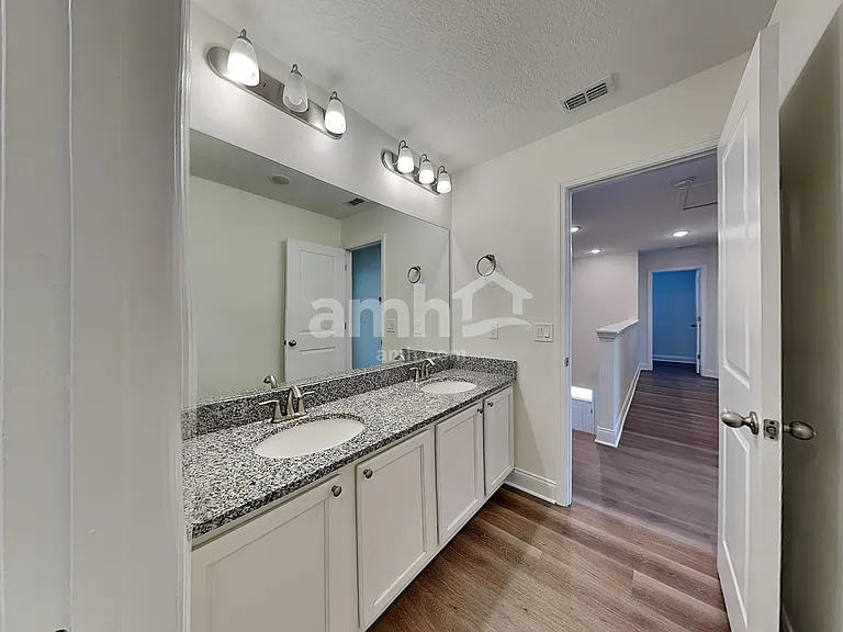 1328 Mount Logan Dr — Photo 22