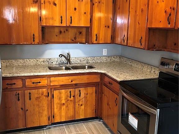 3rd image of 2514 Meadow Ln