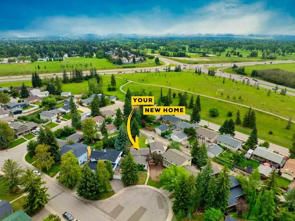 15 NE Southdale Bay SW, Calgary, AB T2W 1W1