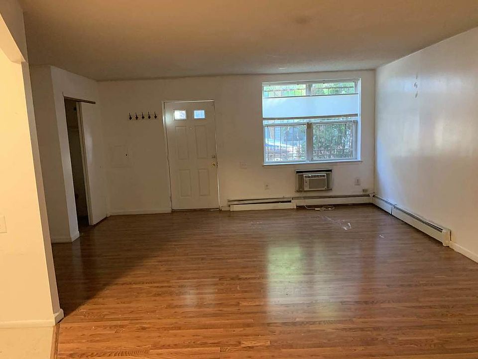 1st image of 126 W 117th St #33