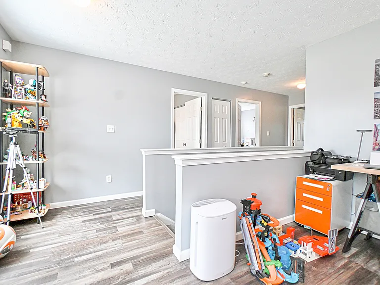 5469 Fairford Ct — Photo 24