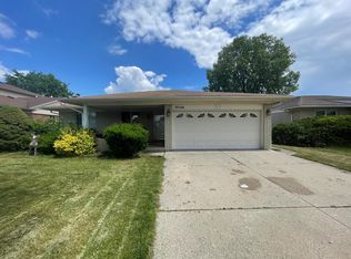 37124 Evergreen Dr, Sterling Heights, MI 48310