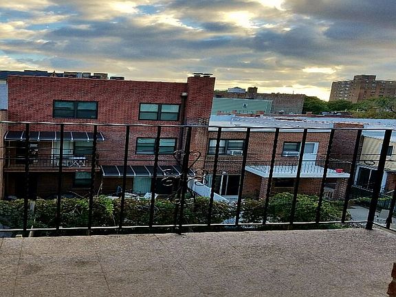 2nd image of 2518 Broadway APT 3