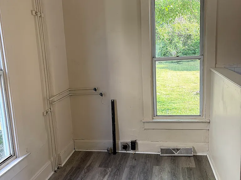 342 W Main St — Photo 8