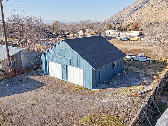3rd image of 1361 E 400th St S
