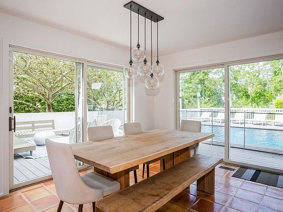 5th image of 5 Watersedge Ct