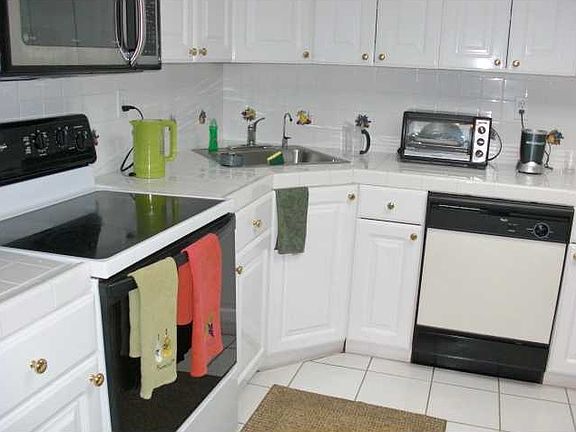 3rd image of 2750 NE 183rd St APT 212