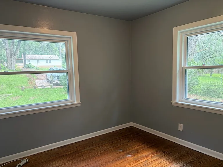 733 Putnam Dr — Photo 10