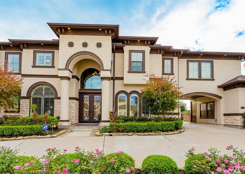 1st image of 610 Moss Hammock Way