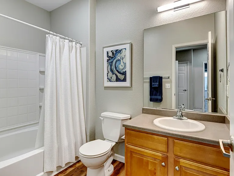 2 bedroom bathroom