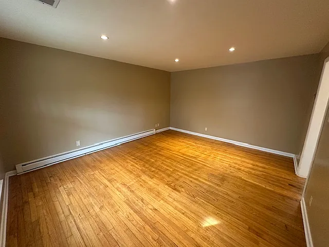 1602 Brewster Dr — Photo 2