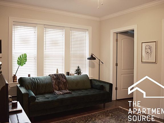 3rd image of 3819 N Greenview Ave APT 1n