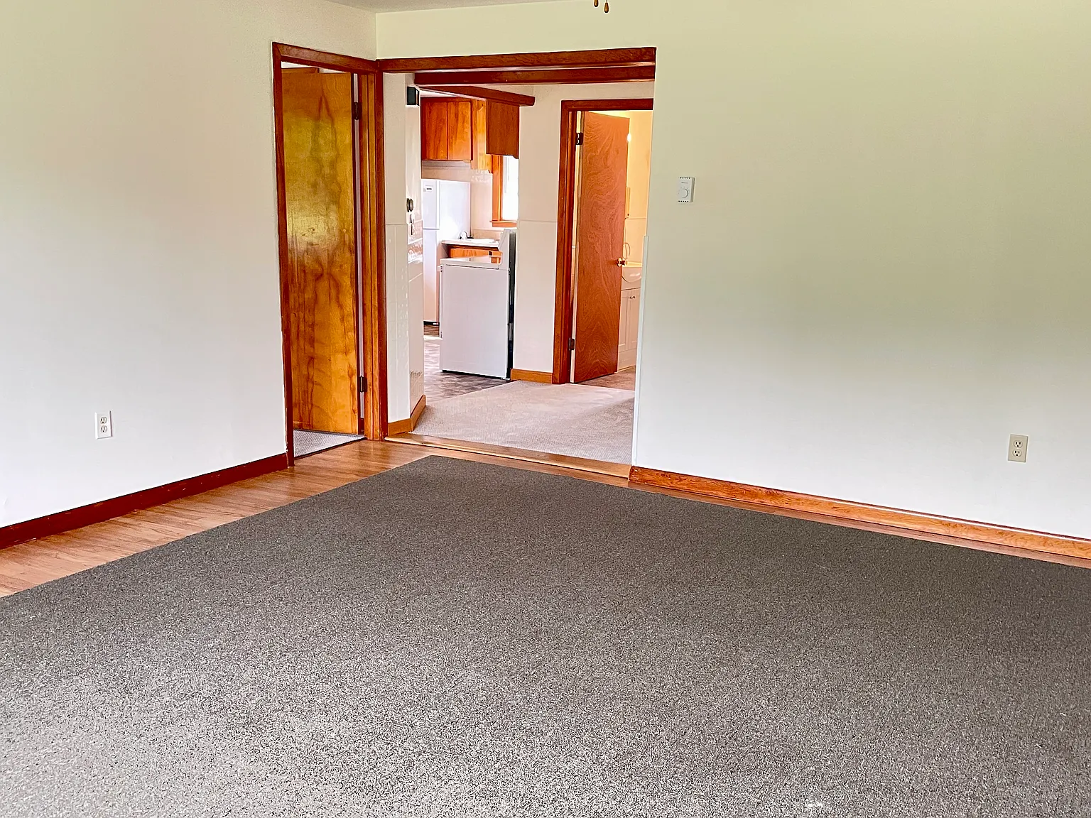 2 bed, 900 sqft, $1,200 — Photo 4