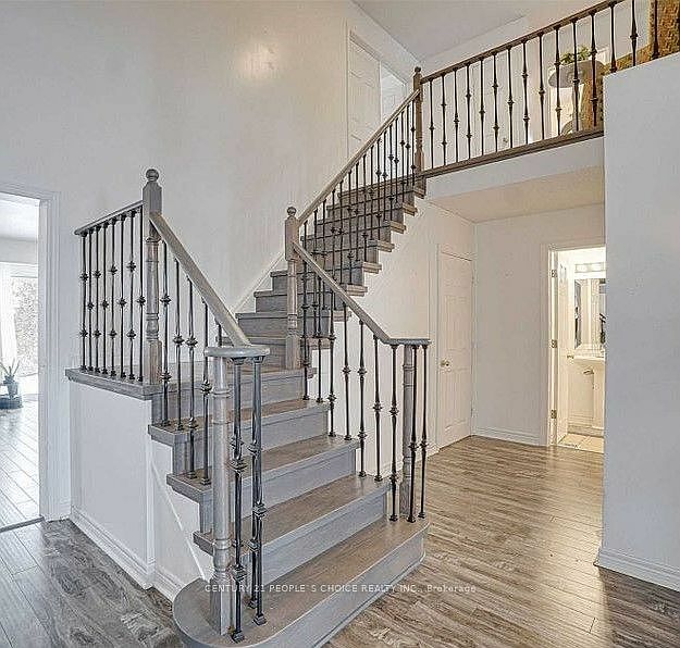 2nd image of 315 Niagara Dr