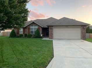 647 N Spout Spring St, Nixa, MO 65714
