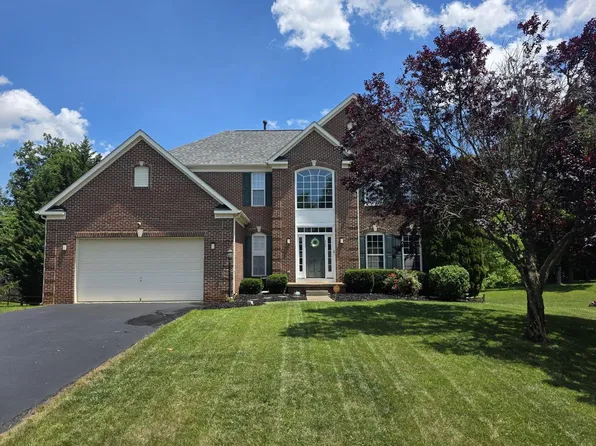 422 Sawgrass Dr, Charles Town, WV 25414