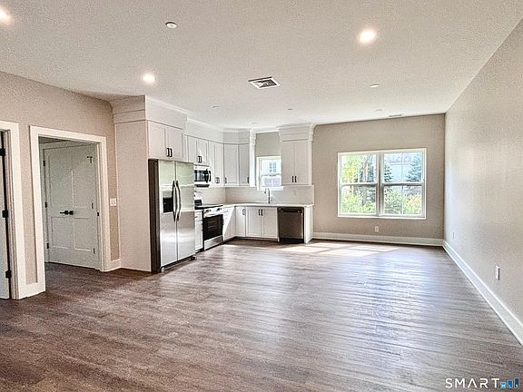 5th image of 5 N Salem Rd #201