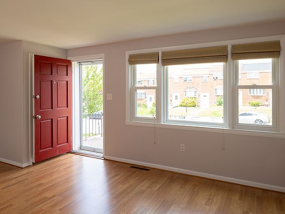 2nd image of 1107 Circle Dr