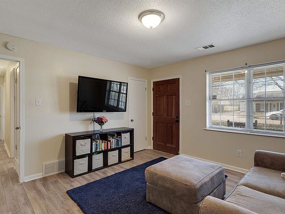 4th image of 6310 Forest Glen Dr