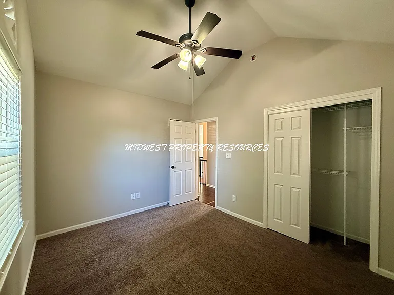 1209 SE Bridgehampton Way — Photo 17