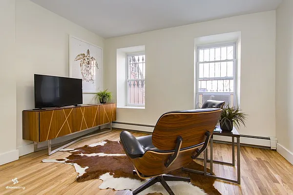 Rented by Dixon Advisory USA Inc. | media 13