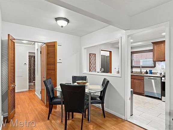 3rd image of 20245 Westmoreland Rd
