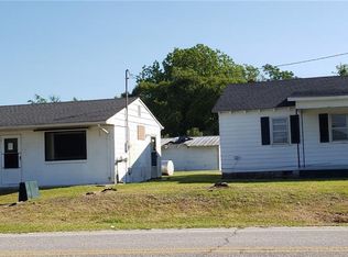 717 Warwick Mill Rd, Lumberton, NC 28358